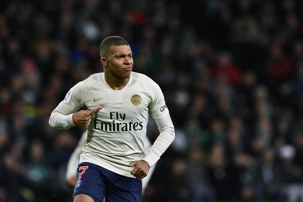 普京：准备和平解决“近年来出现的所有问题”